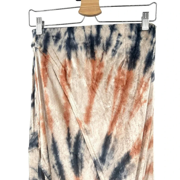 Free People Serious Swagger Tie Dye Skirt Crushed Velvet Size Small - Picture 7 of 12